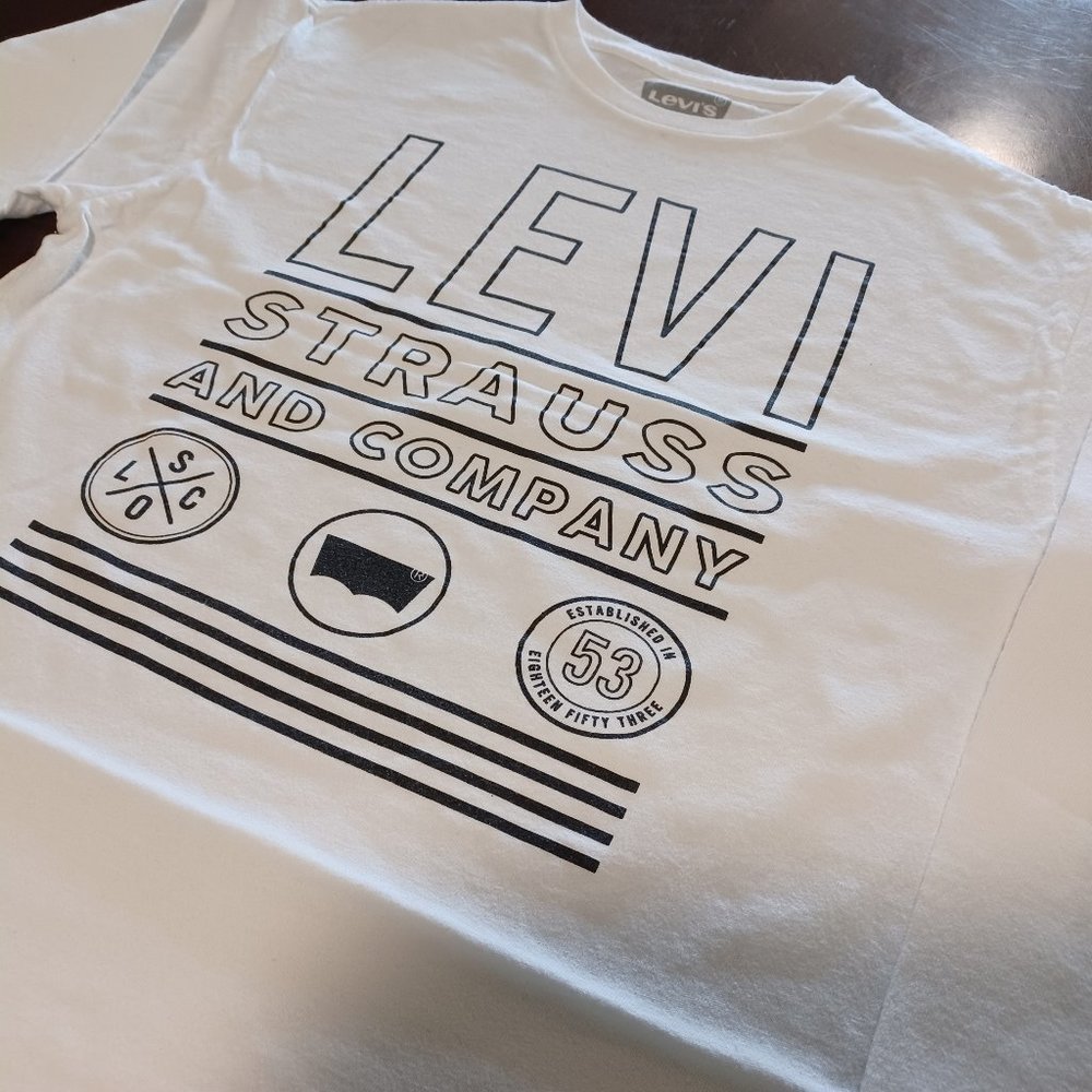 Levi Strauss and Co T-Shirt Size M Men‘s Long sleeve White